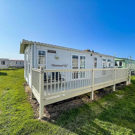 Superb Caravan With Decking Nearby Scratby Beach In Norfolk Ref 50030H Great Yarmouth Exterior foto