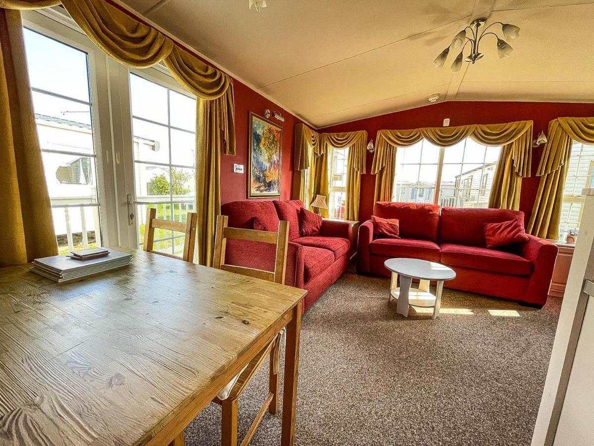 Superb Caravan With Decking Nearby Scratby Beach In Norfolk Ref 50030H Great Yarmouth Exterior foto